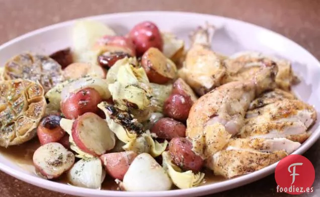 Cena de Pollo Asado con Salsa de Ajo Asado