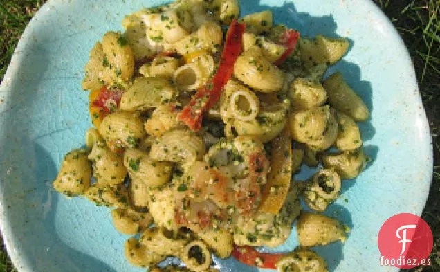 Pasta Con Coliflor, Pimientos Y Pesto De Nuez