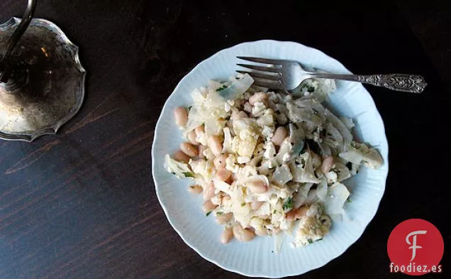 Ensalada De Invierno De Coliflor, Hinojo Y Frijoles Blancos