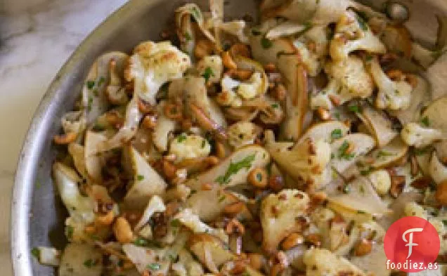 Coliflor Con Mantequilla Marrón, Peras, Salvia Y Avellanas