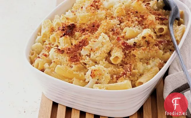 Rigatoni con Costra de Parmesano con Coliflor y Jamón