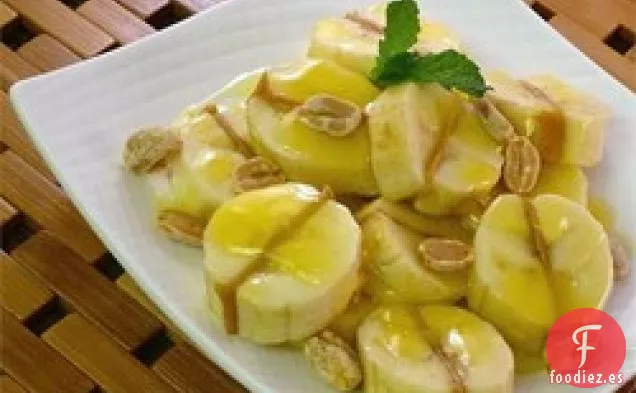 Bananas con Mantequilla de Maní y Salsa