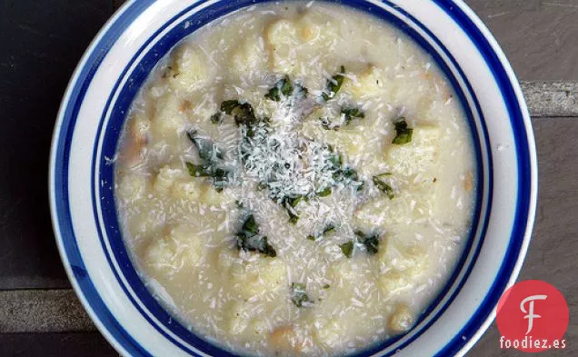 Sopa De Frijoles Blancos, Coliflor Y Tocino