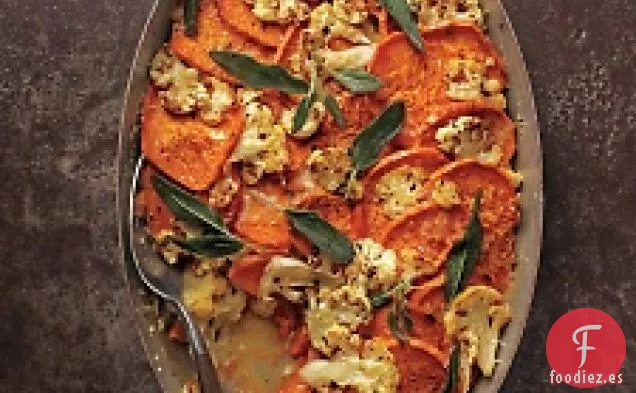 Patata Dulce-coliflor Gratinada Con Hojas Crujientes De Salvia