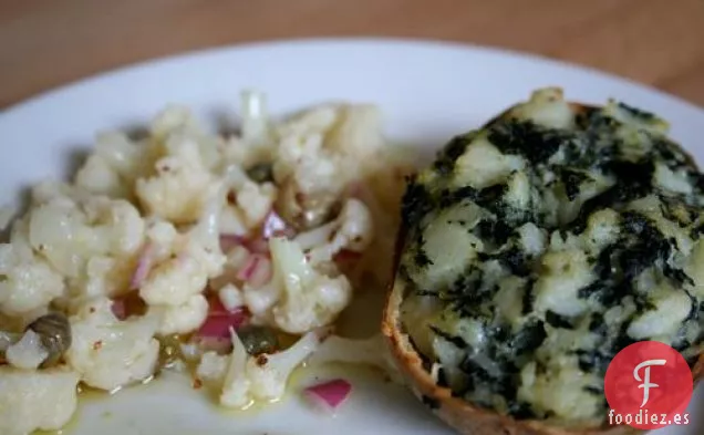 Coma Por Ocho Dólares: Papas Horneadas Dos Veces Y Vinai De Coliflor