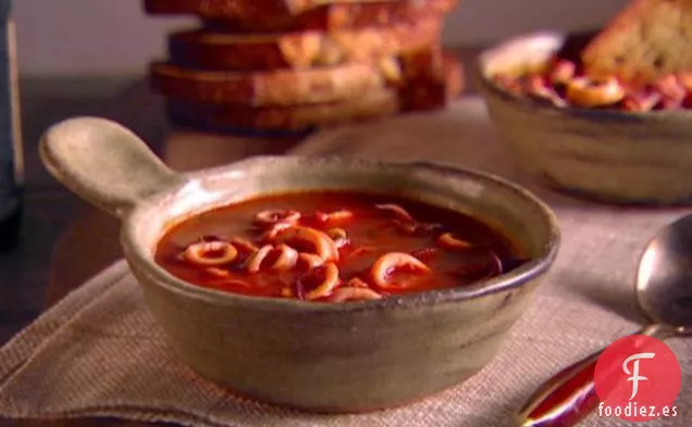 Guiso de Calamares con Tostadas de Ajo