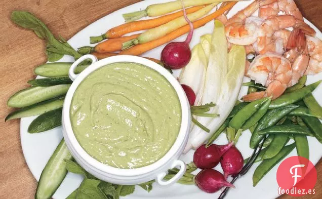 Crudités Y Camarones Con Dip De Diosa Verde