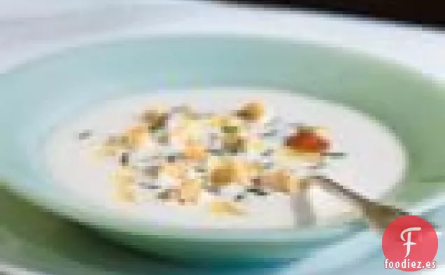 Crema De Sopa De Coliflor Con Aceite De Trufa Y Cebollino