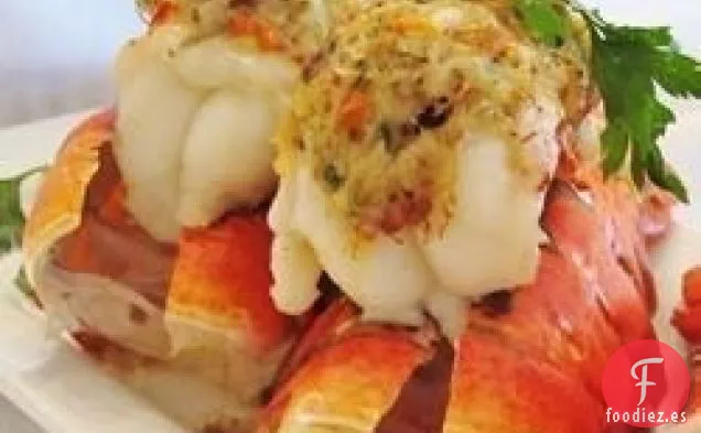 Cola de Langosta Rellena de Cangrejo