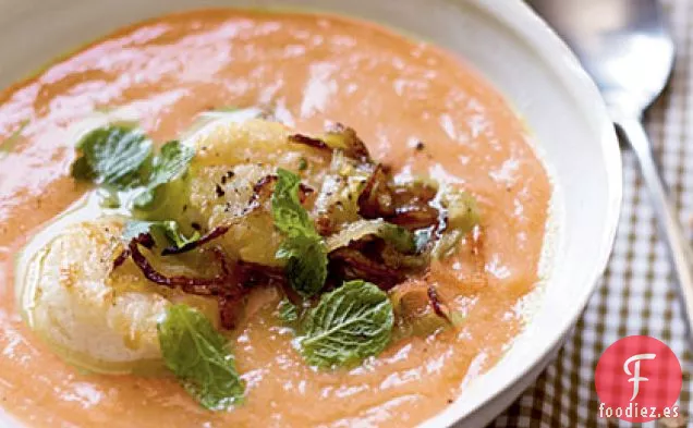 Sopa de Coliflor de Curry y Cítricos con Vieiras Chamuscadas y Chalotes Crujientes