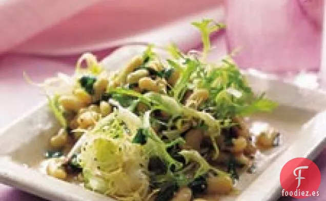 Ensalada De Frijoles Con Frisé