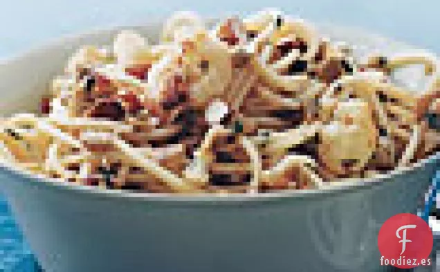 Espaguetis con Coliflor, Aceitunas Verdes y Almendras