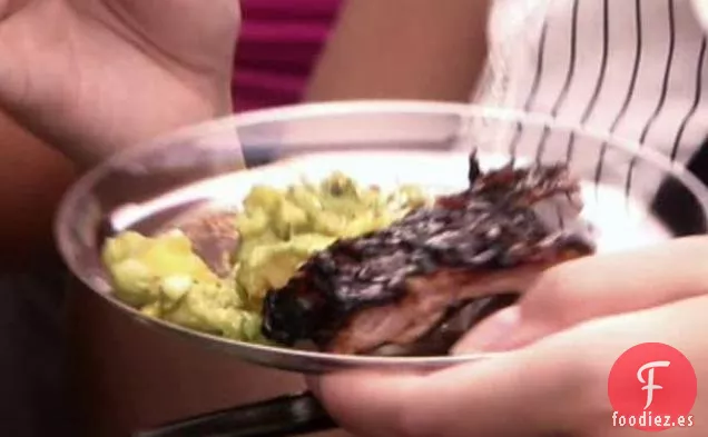 Costillas Turbo con Salsa de Mango y Aguacate