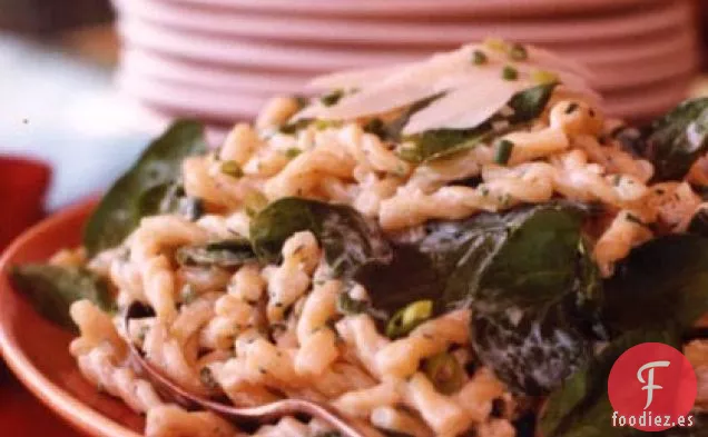 Ensalada de Macarrones y Queso con Aderezo de Suero de Mantequilla