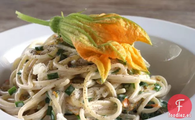 Espaguetis Con Flores De Calabaza