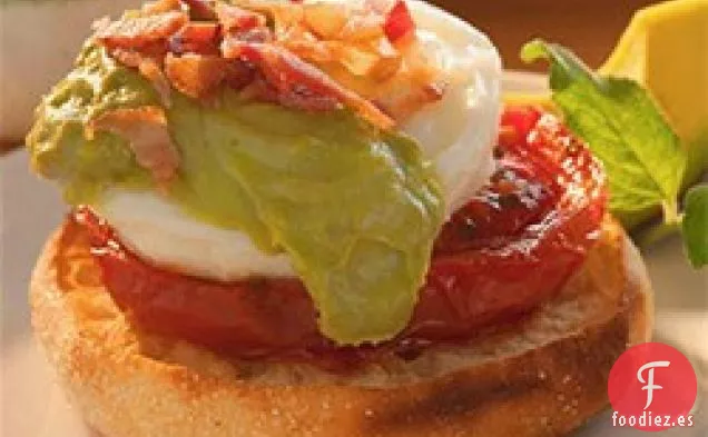 Huevos Benedict con Salsa de Aguacate