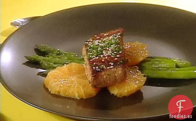 Filetes de Mahi Mahi a la Parrilla y Espárragos con Naranja y Sésamo