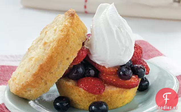 Bizcochos de Vainilla con Relleno de Bayas Frescas