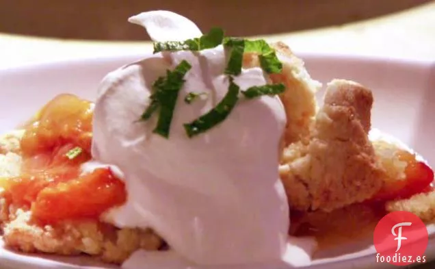 Tarta de Nectarina de Albaricoque con Crema Batida de Vainilla