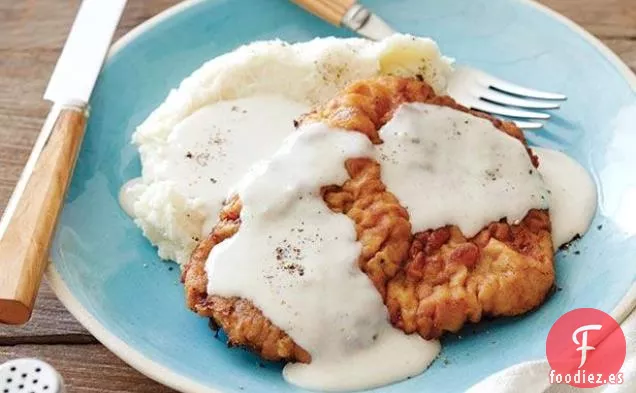 Filete de Pollo Frito con Salsa