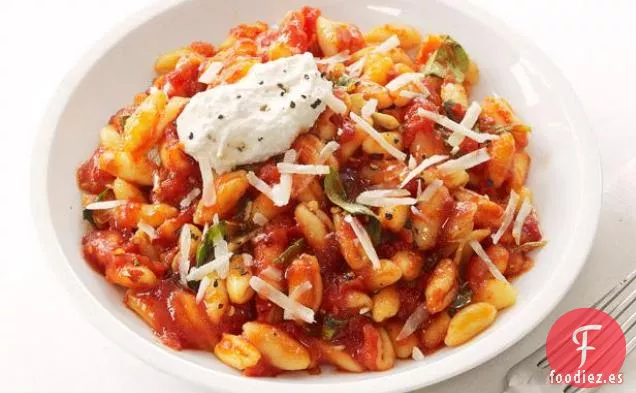 Cavatelli con Salsa de Tomate y Ricotta