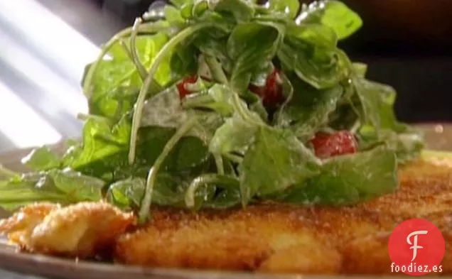 Paillard de Pollo con Ensalada Cremosa de Parmesano