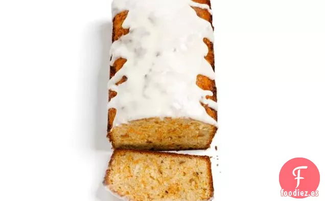 Pan de Zanahoria Con Avellanas, Coco y Glaseado de Queso Crema