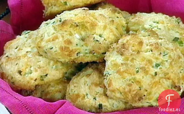 Galletas con Gotas de Cebolleta de Queso Cheddar