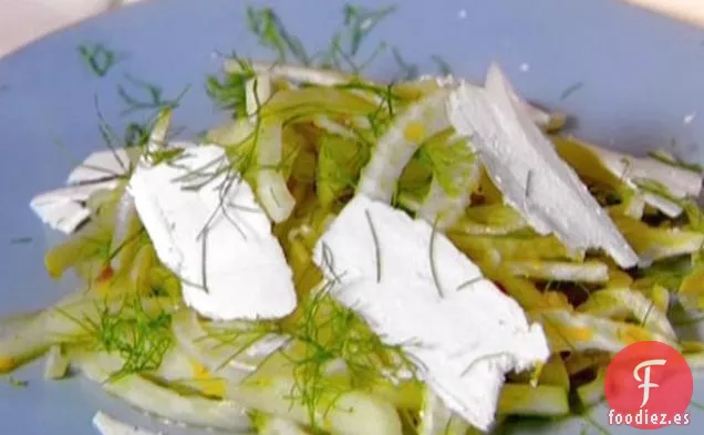 Ensalada de Hinojo Afeitado y Manzana Verde con Aderezo de Naranja y Salata de Ricota