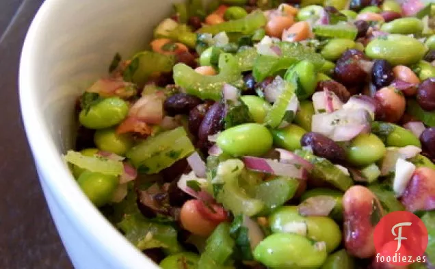 Ensalada De Edamame, Frijoles Negros y Guisantes De ojos Negros Con Vinagreta De Comino