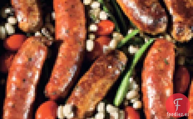 Salchichas de sartén con Guisantes de Ojos Negros, Frijoles Romanos y Tomates