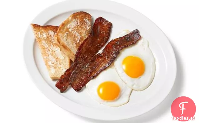 Tocino Glaseado Con Café Y Huevos
