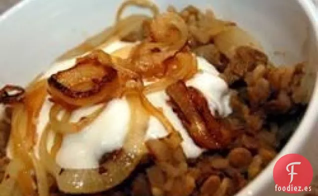 Lentejas y Arroz con Cebollas Fritas (Mujadarrah)
