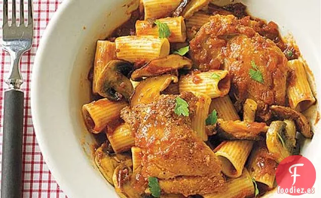 Cacciatore de Pollo con Rigatoni