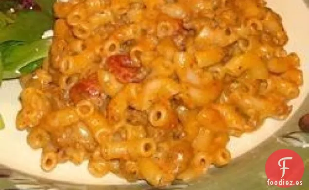 Macarrones con Queso con Carne Molida, Salsa y Chiles Verdes
