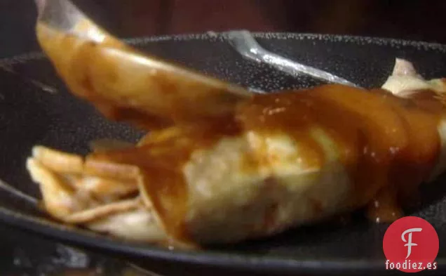 Pollo Asado con Queso Derretido y Salsa