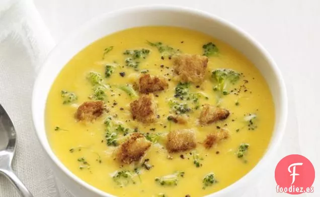 Sopa de Brócoli y Queso Cheddar