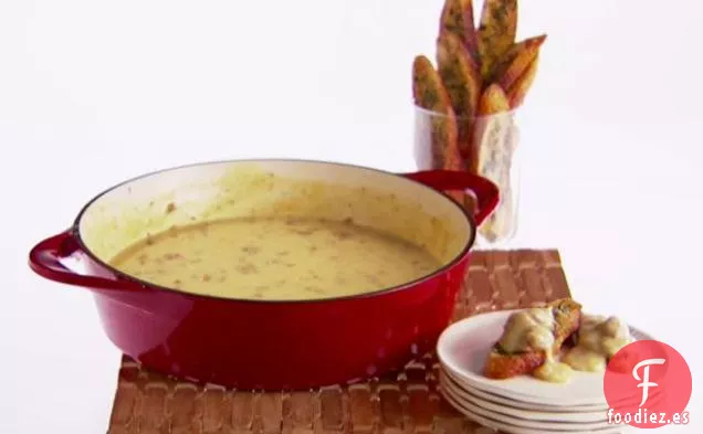 Fondue de Cerveza y Salchicha Italiana