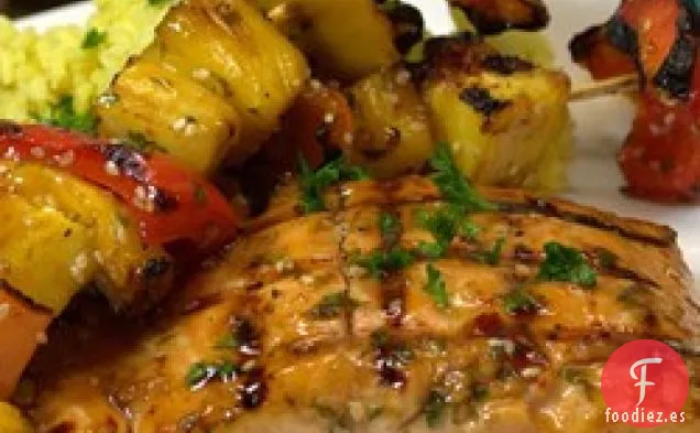 Brochetas de Salmón y Fruta a la Barbacoa