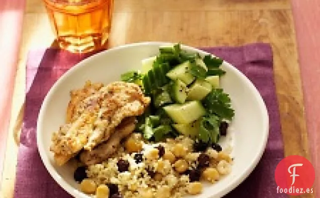 Tiernas De Pollo Con Ensalada De Pepino Y Cuscús De Garbanzos