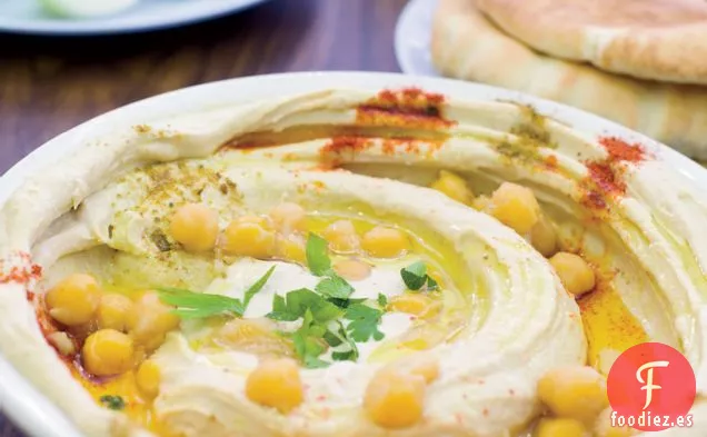 Hummus israelí con Pimentón y Garbanzos Enteros