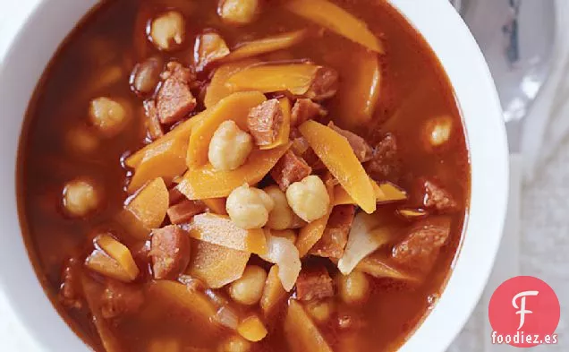 Sopa de Garbanzos con Chorizo y Pimentón Ahumado