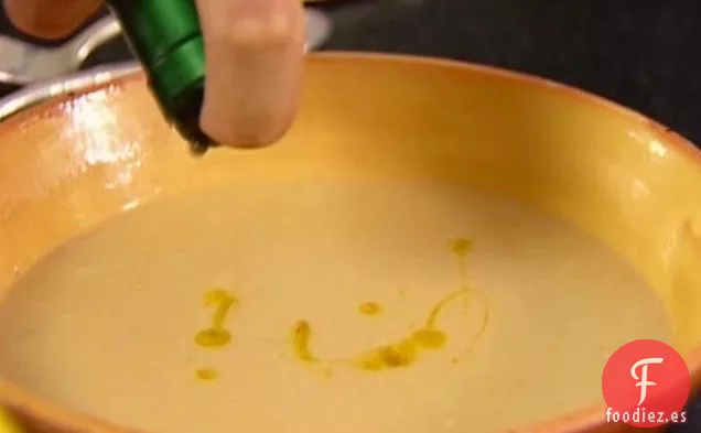 Sopa de Frijoles Blancos con Romero