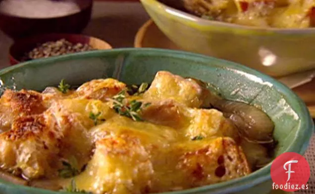 Sopa de Cebolla con Fontina y Tomillo
