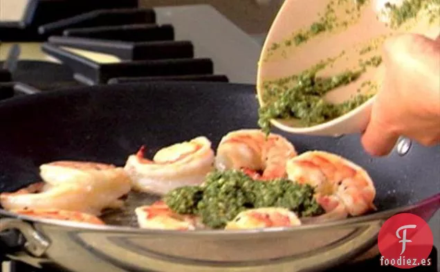 Camarones Gigantes con Albahaca y Pesto de Menta