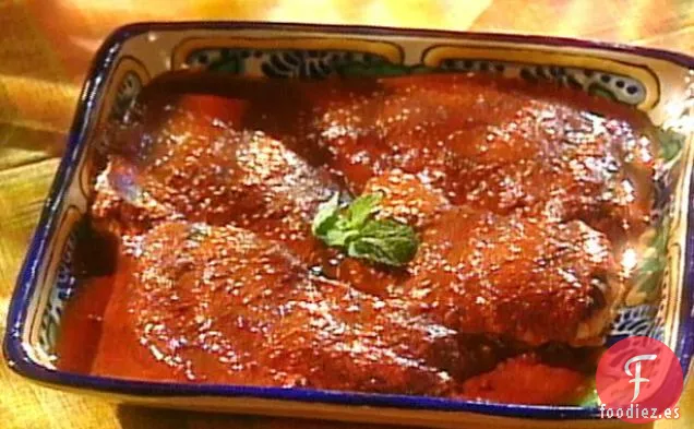 Pollo en Salsa de Semillas de Sésamo Rojo: Pipián Rojo del Norte