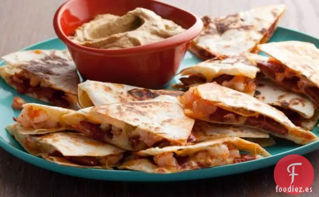 Quesadillas de Chorizo y Camarones con Guacamole Ahumado