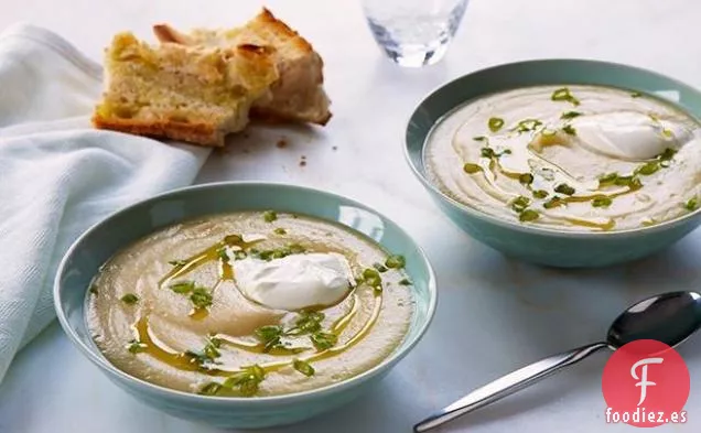 Sopa Cremosa de Frituras y Cebolletas