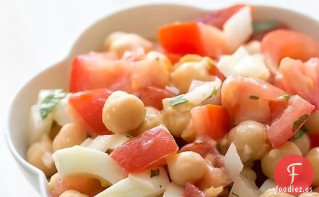 Ensalada De Garbanzos Y Tomate