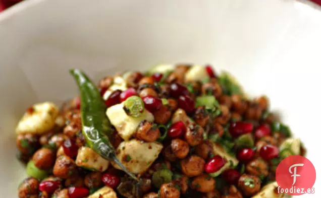 Ensalada Chaat De Garbanzos Con Plátano Y Granada
